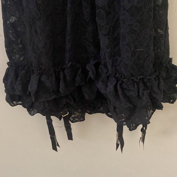 Elegant Black Lace Halter Lingerie - Picture 3 of 7